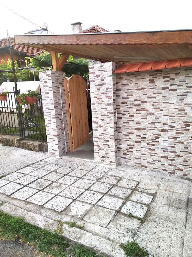 Къща Карби Kŭrdzhali Dış mekan fotoğraf